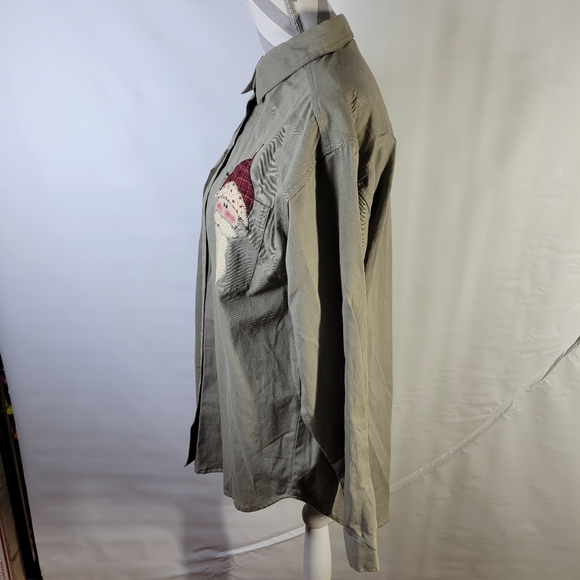 PTNY Applique Christmas Long Sleeve Button front Blouse Size Medium - Picture 6 of 7